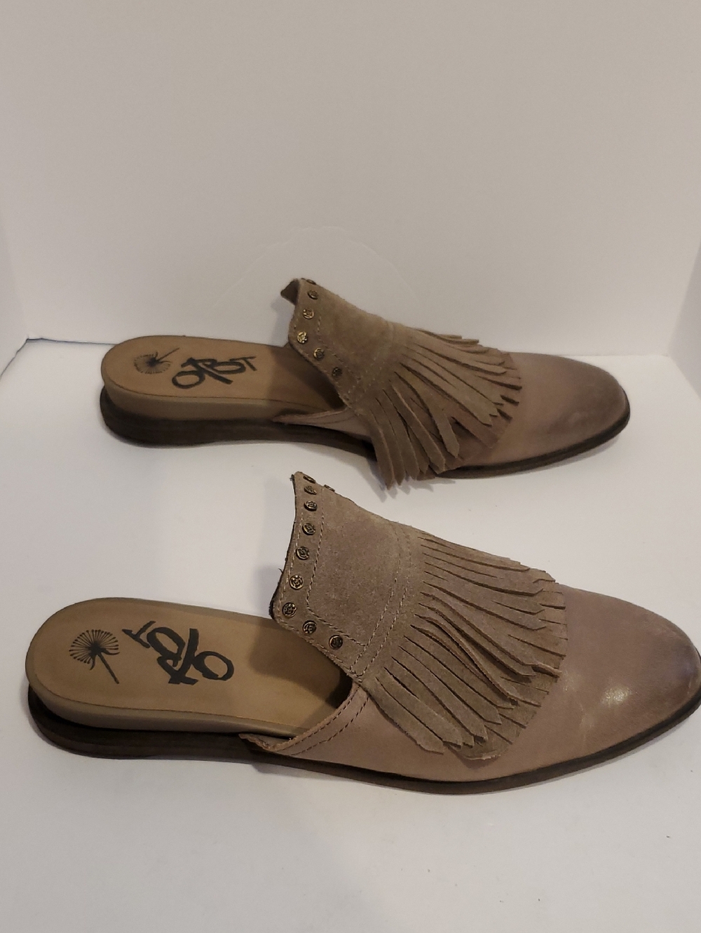 OTBT Gleam Leather Fringe Mules In Taupe Size 7.5M - Picture 4 of 11